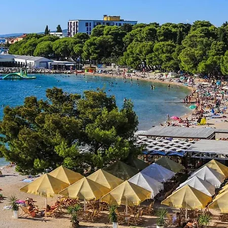 Luna In Biograd Center * بيوغْغاد نا موغو